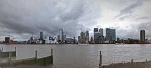 Gloomy-clouds-over-Canary-Wharf