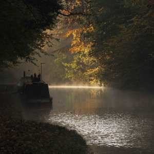 Autumn morning on the Grand Union Canal